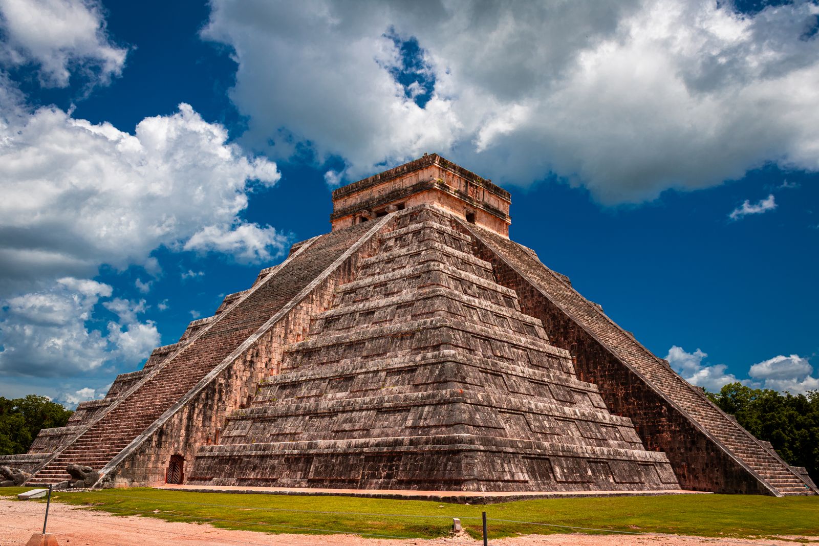 The Maya pyramid against a Yucatán sky